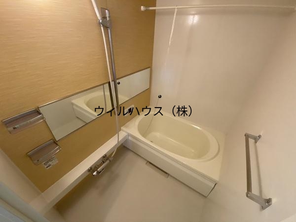 バス・シャワールーム　大型浴槽！追い焚き有り！