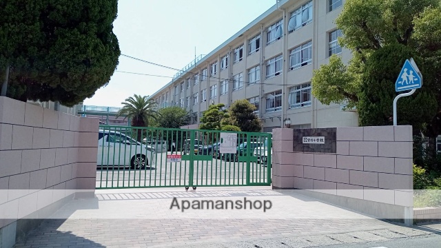小学校　福岡市立小学校宮竹小学校（小学校）まで445m