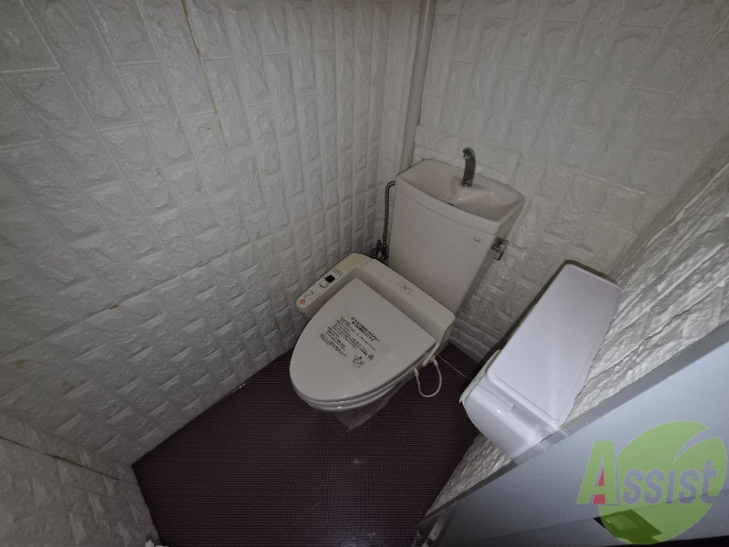 トイレ　トイレは綺麗でウォッシュレットも付いて快適にお使い頂けます。