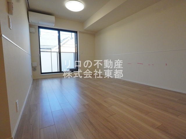 居室・リビング　広いリビングはゆったりくつろげる憩いの空間♪