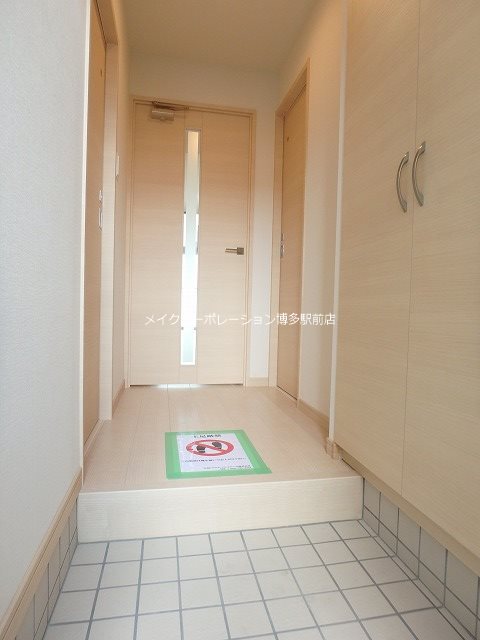 玄関　※写真は棟内別部屋参考写真