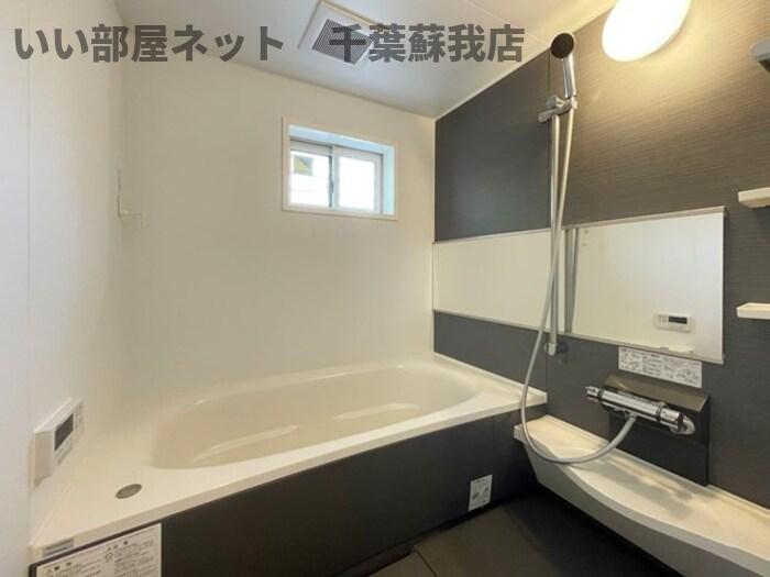 バス・シャワールーム　落ち着いた空間のお風呂です