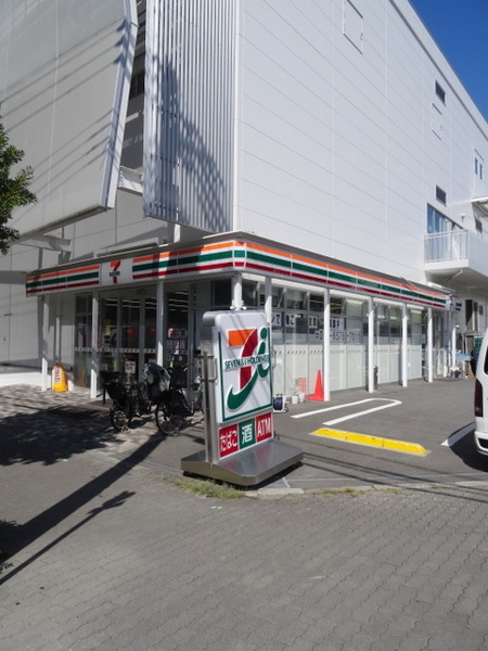 コンビニ　セブンイレブン大阪築港1丁目店（コンビニ）まで260m