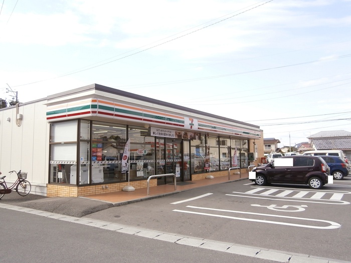 コンビニ　セブンイレブン宮崎空港前店（コンビニ）まで354m