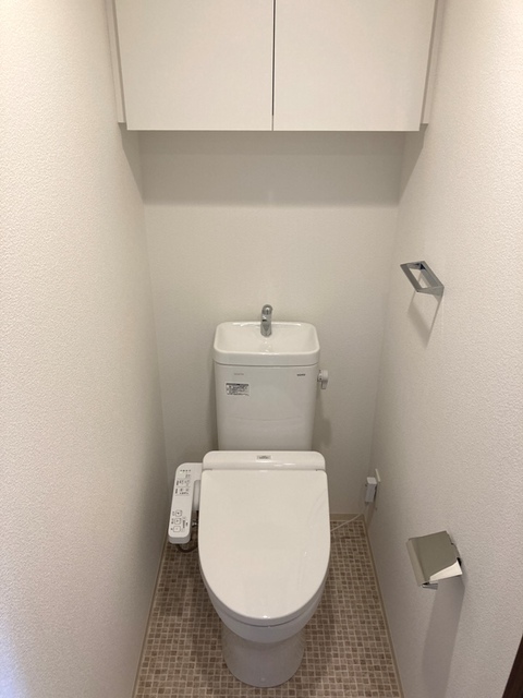 トイレ　※写真は同タイプ住戸です。