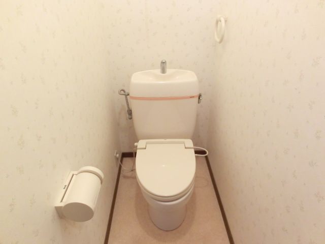 トイレ　※室内写真は反転タイプサンプル写真。