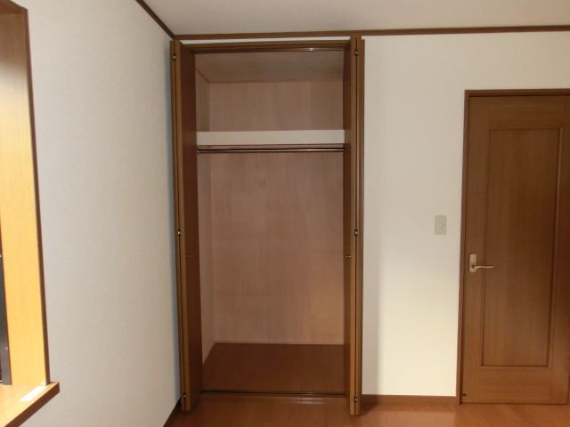 収納　※室内写真は反転タイプサンプル写真。