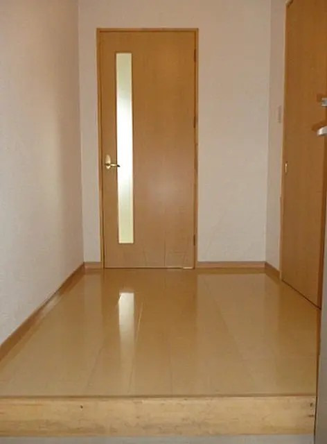 玄関　※同マンション別間取りのお部屋です