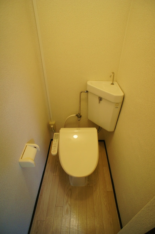 トイレ　※同マンション別間取りのお部屋です