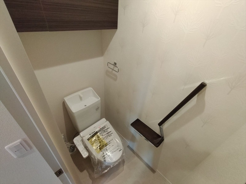 トイレ　温水洗浄便座