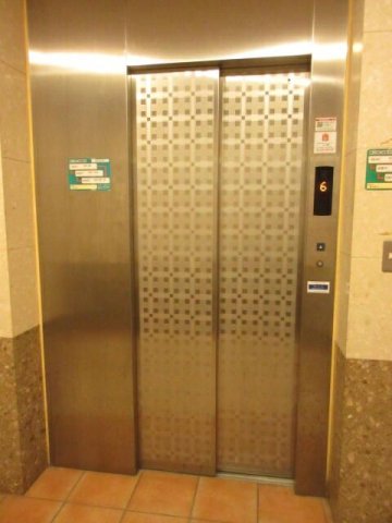 ロビー　エレエーター