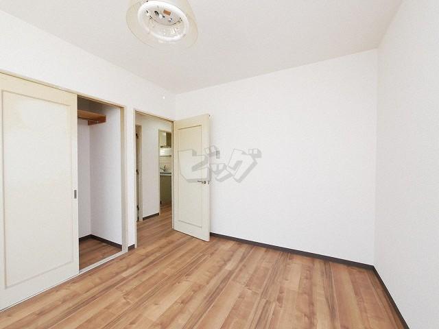 その他部屋・スペース　壁面が多く家具の配置のしやすいお部屋です