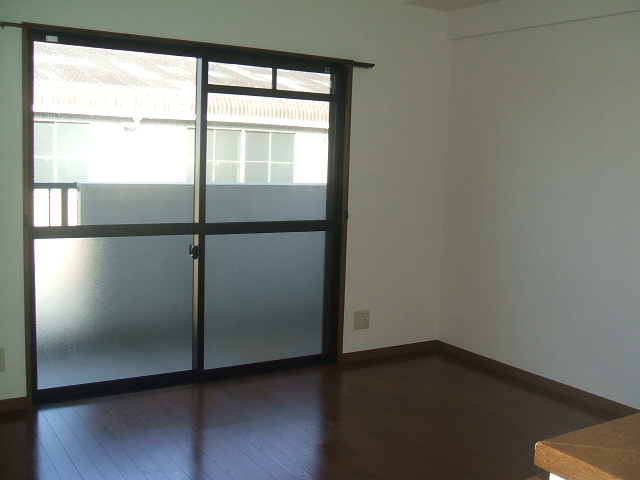 居室・リビング　ゆったりとした居間です※同タイプのお部屋となります。