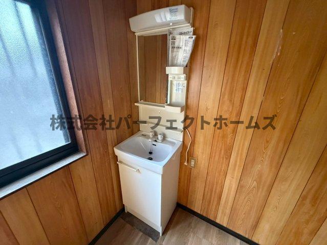 洗面設備　独立洗面化粧台付き