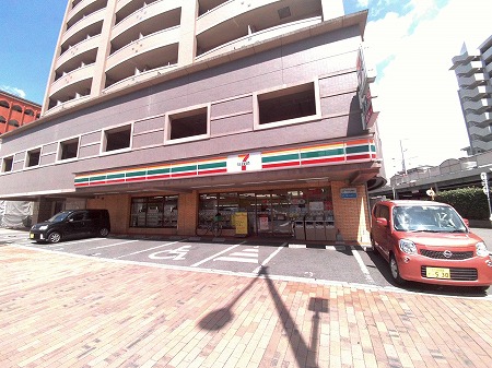 コンビニ　セブンイレブン小倉片野3丁目店（コンビニ）まで437m