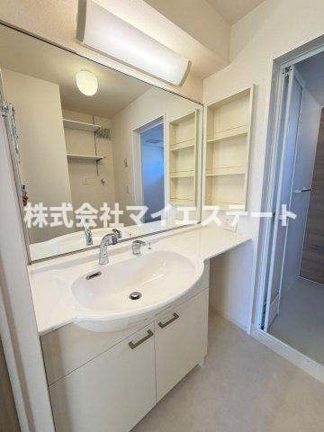 洗面設備　同型・同タイプ、別部屋