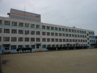 小学校　名古屋市立港楽小学校（小学校）まで579m