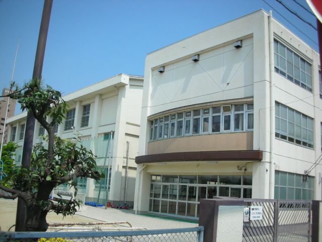 小学校　市立千音寺小学校（小学校）まで820m