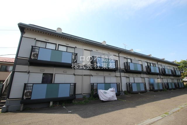 建物外観　敷地内に駐車場がありますが、まず空き確認してください。