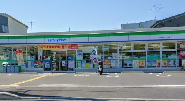コンビニ　ファミリーマート戸田笹目二丁目店（コンビニ）まで90m