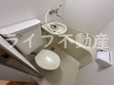 バス・シャワールーム　落ち着いた空間のお風呂です