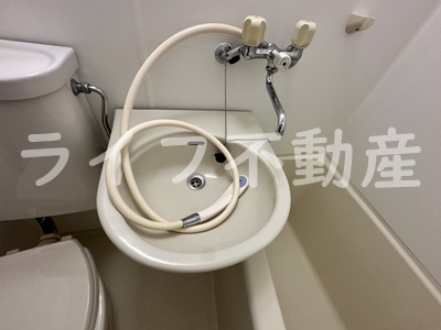 洗面設備　ゆったりとスペースのある洗面所