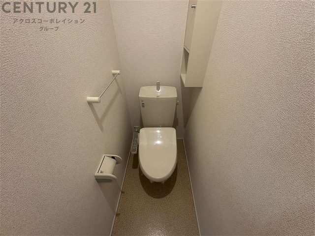 トイレ　温水洗浄便座付きのトイレです☆