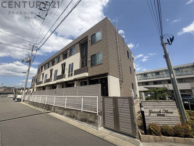 建物外観　TVインターホン付きで安心♪