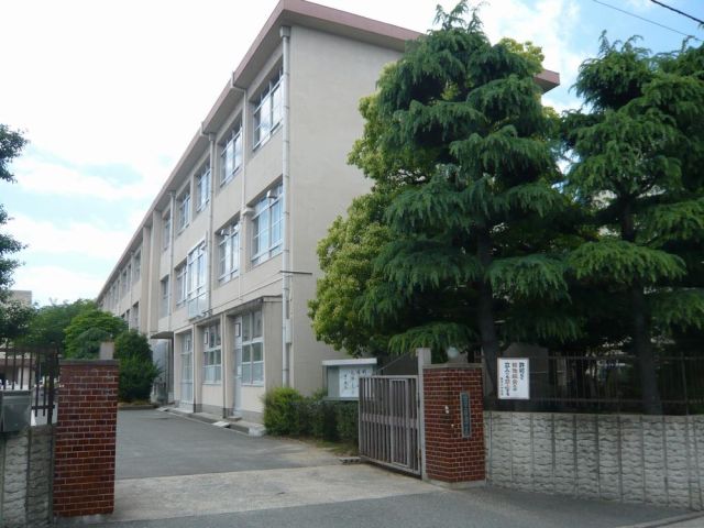 中学校　市立警固中学校（中学校）まで1900m