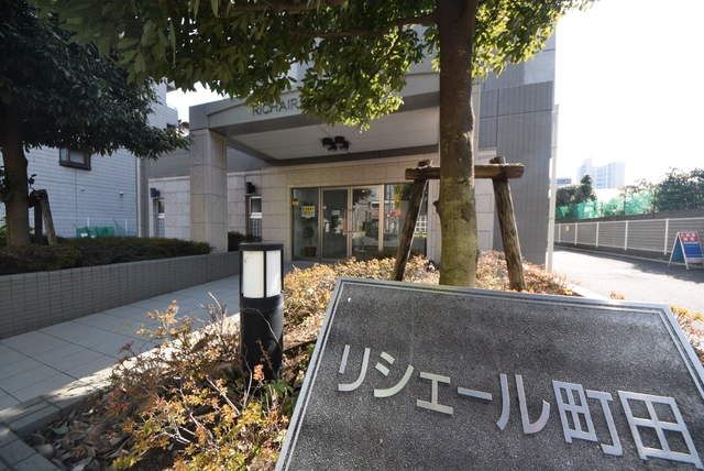 エントランス　★見学希望等はタウンハウジング中央林間店までお気軽に♪★