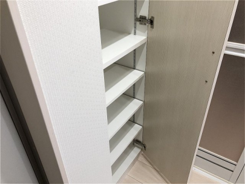 玄関　※退去前の為、写真と現状が異なる場合がございます。