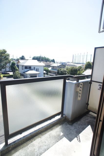 バルコニー　バルコニー付！お天気のいい日は洗濯物も気持ちよく干せます！
