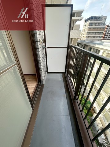 バルコニー　独立洗面台、朝の身支度には欠かせません
