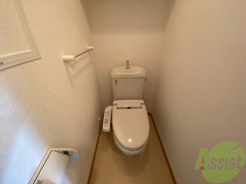 トイレ　トイレはウォッシュレット付きで嬉しいですね。