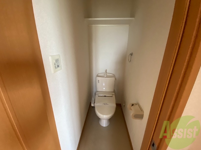 トイレ　トイレは嬉しいウォシュレット付きです。