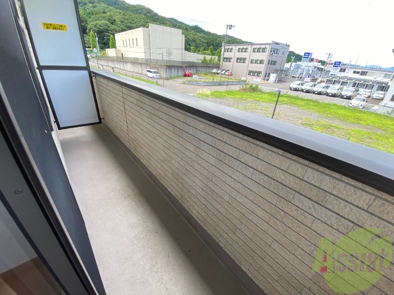 バルコニー　こちらのバルコニーで、洗濯物干しもバッチリです。