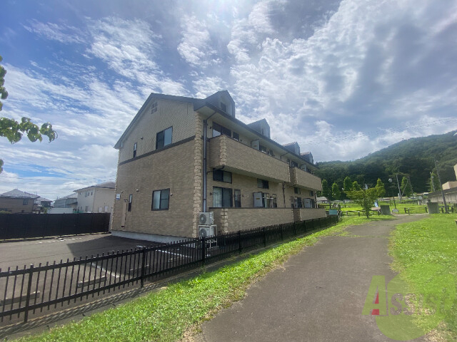 建物外観　仙台市青葉区栗生「シュラーフ・エス」