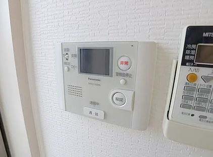 セキュリティ　★モニター付きインターホンで来客時も安心★