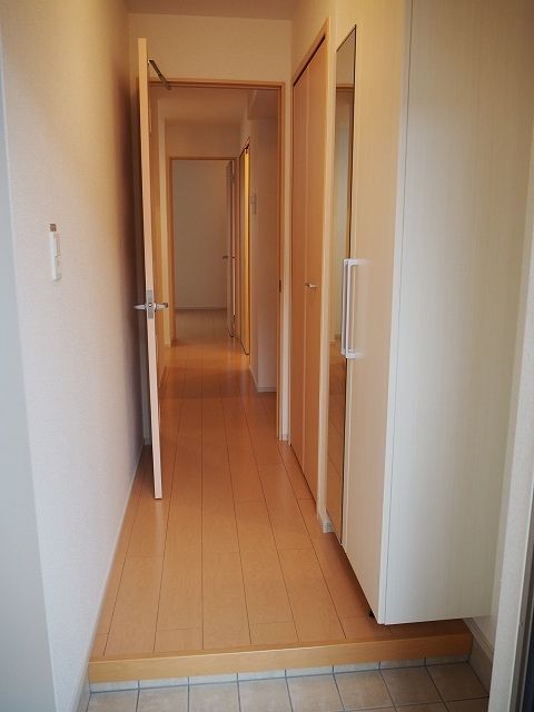 玄関　収納もある玄関です