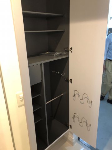 玄関　収納もある玄関です