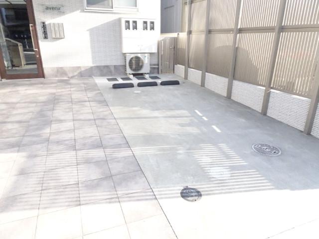 駐車場　敷地内駐車場