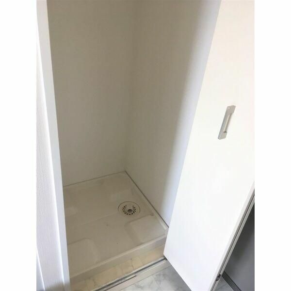 洗面設備　■室内洗濯機置き場