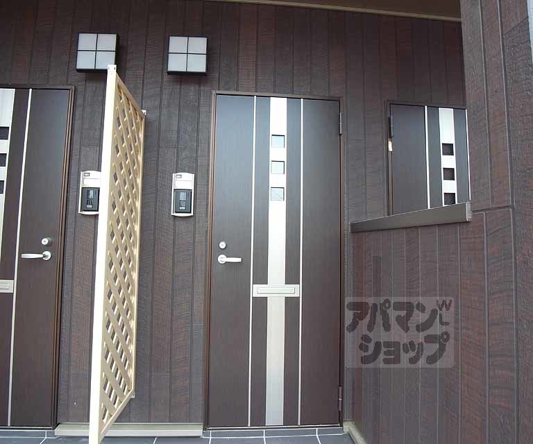 その他設備　２０１号室の玄関のドアです。