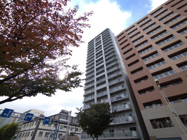 建物外観　札幌市中央区南６条西「ＡＭＳＴＯＷＥＲ南６条」