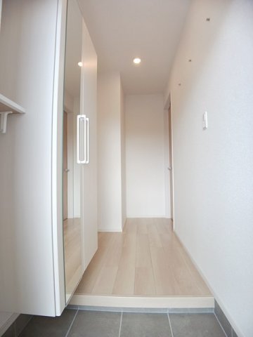 玄関　明るい玄関です