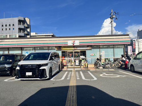 コンビニ　セブン-イレブン 富田林西口店（コンビニ）まで564m
