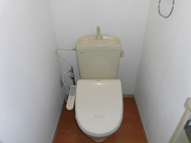 トイレ　ウォシュレット付