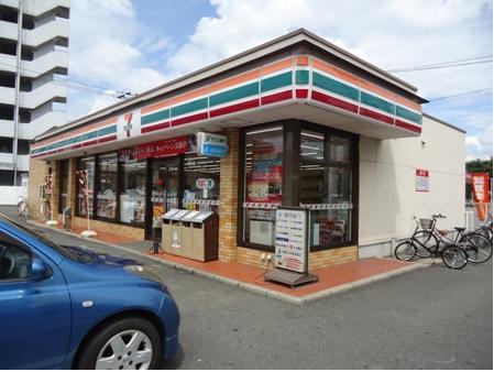 コンビニ　セブンイレブン 久留米国分町店（コンビニ）まで1215m