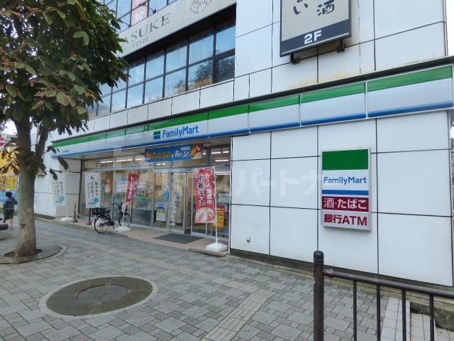 コンビニ　ファミリーマート西千葉駅前店（コンビニ）まで1m