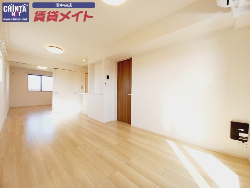 居室・リビング　同型参考写真